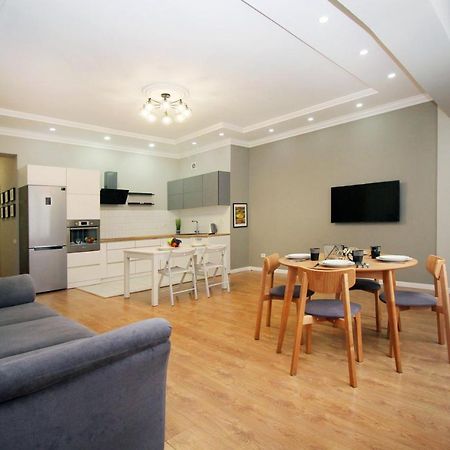 Perfect Spacious Apartment 356 Almaty Esterno foto