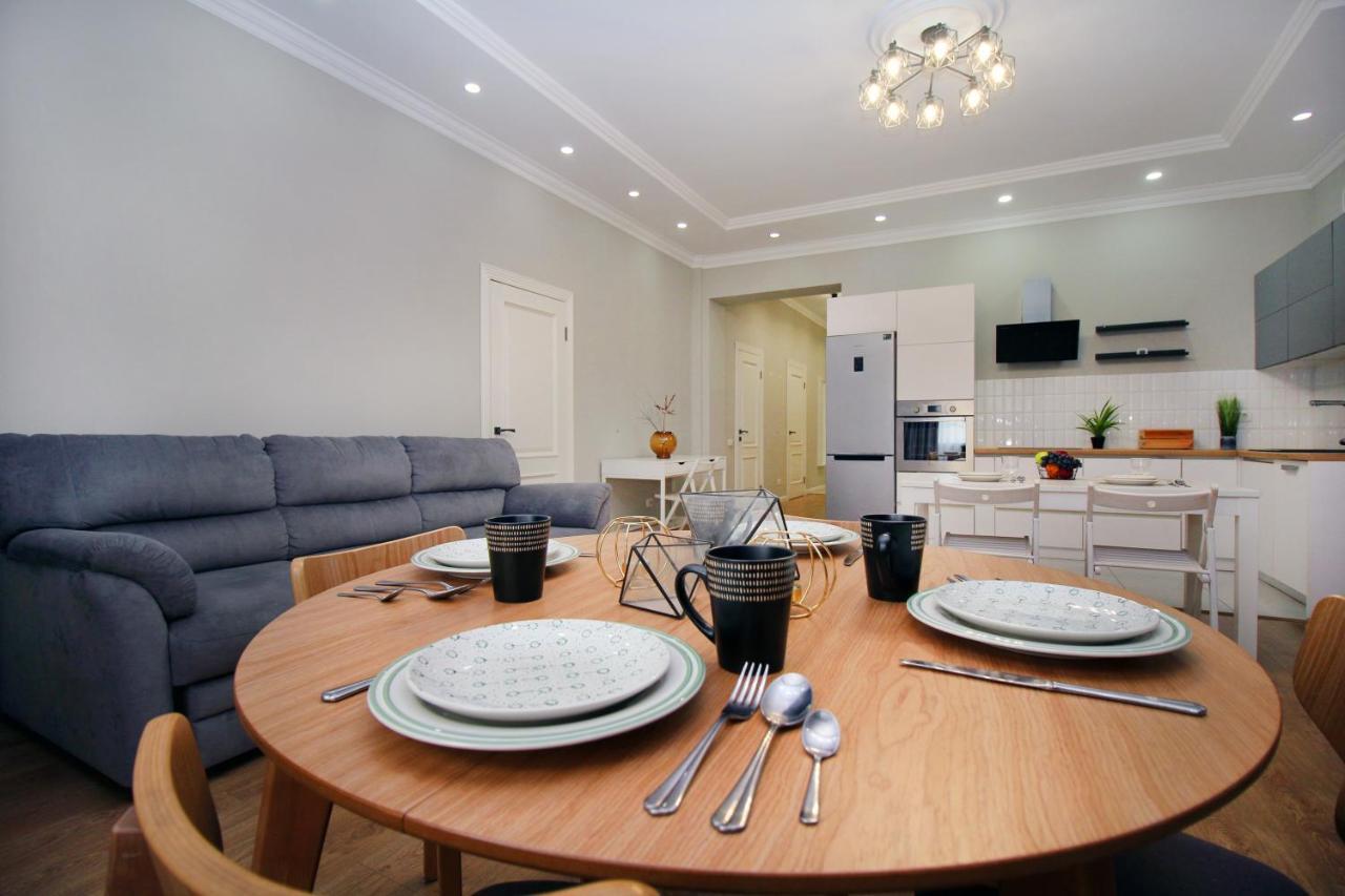 Perfect Spacious Apartment 356 Almaty Esterno foto